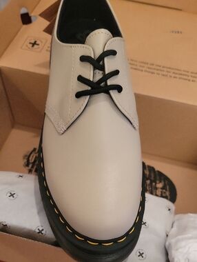 Dr. Martens Beige Leather 3-Eye Derby with Black Platform Soles. Unisex